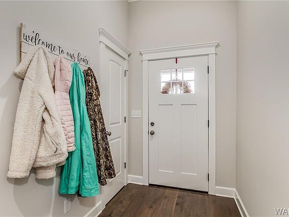 3rd image of 13841 Sawtooth Ln