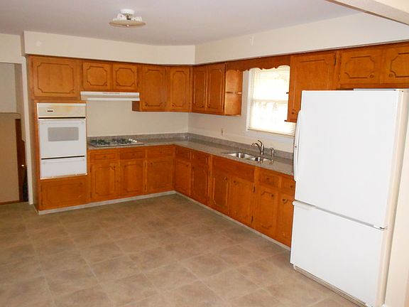 5th image of 805 N Junie Ct