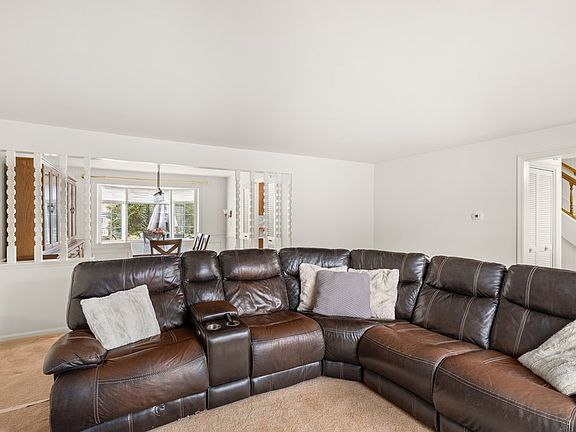 3rd image of 1250 Rosedale Dr