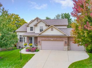 2209 W Chatsford Ct, Peoria, IL 61615