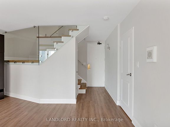4th image of 33 Harbour Sq #2208