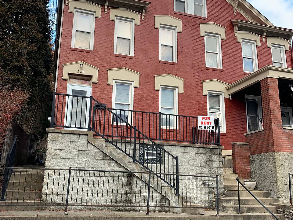 228 W. Sycamore Street - 1 block to Grandview, 1.5 blocks to Shiloh