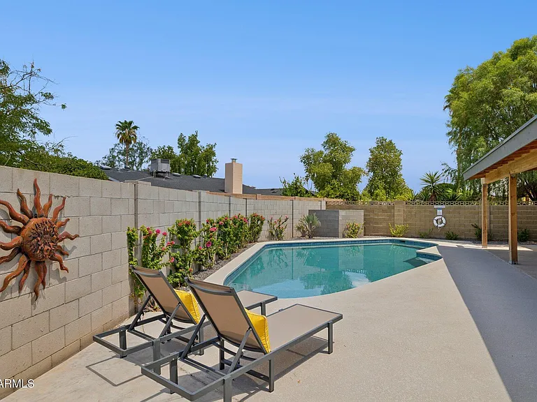 8626 E Clarendon Ave — Photo 44