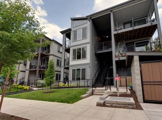 3563 N Gantenbein Ave #302, Portland, OR 97227
