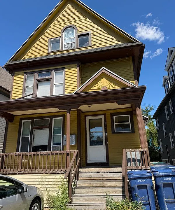 267 W Utica St