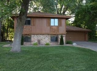 7725 Queen Ave N, Brooklyn Park, MN 55444
