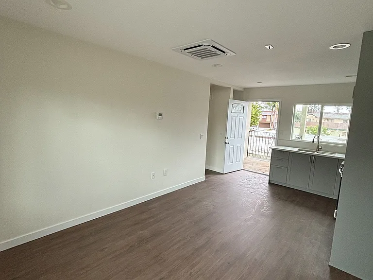 14316 Christine Dr — Photo 23
