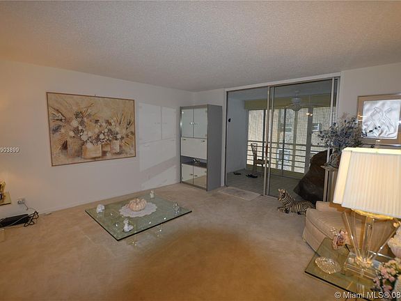 3rd image of 415 SE 11th Ter APT 303