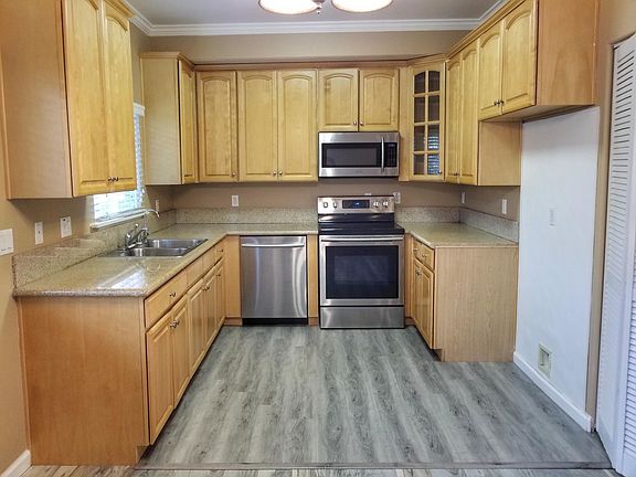 5th image of 120 De Anza St APT 305