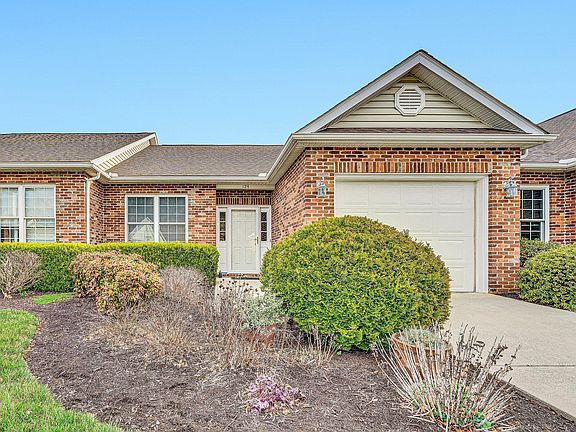 3rd image of 124 Cypress Ct
