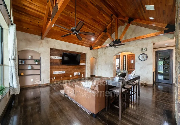 303 Schneider St — Photo 11