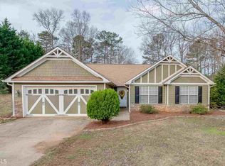 812 Georgetown Dr, Winder, GA 30680