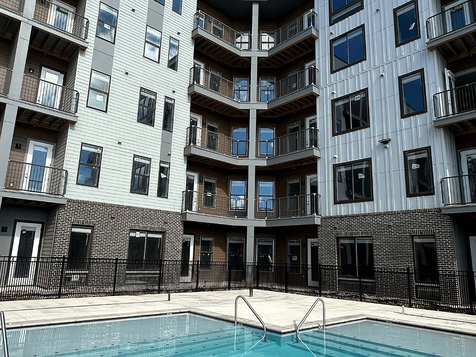 Building Photo 2