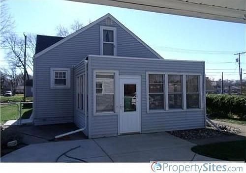 2nd image of 19651 Sunset Ln