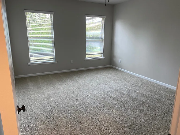 39071 Fairfield Dr — Photo 4