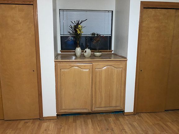 2nd image of 3106 N Mountain View Dr