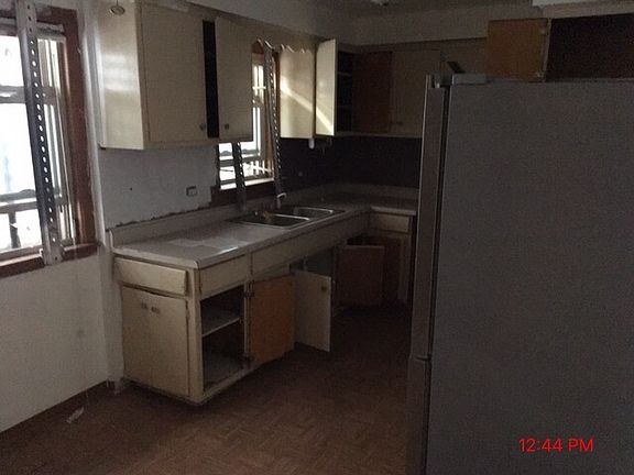 4th image of 15913 S Finch Ave