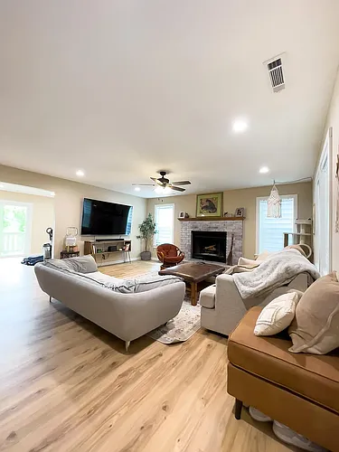 558 N Highland Ave Photo 1