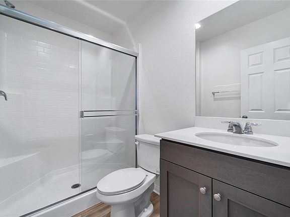 5th image of 3335 S Primrose Pl