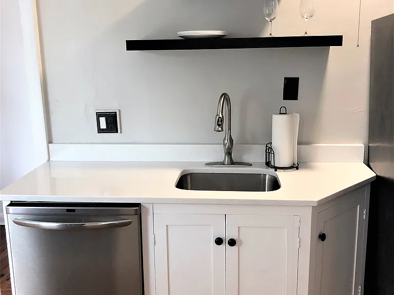 283 Spring St #2 — Photo 5