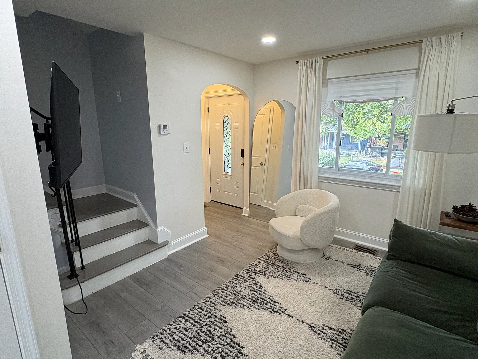 2 bed, 2.5 bath, 1264 sqft, $3,400 — Photo 2