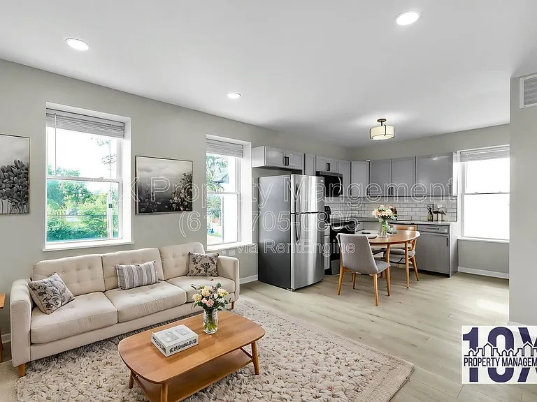 1213 E Whittier St — Photo 5