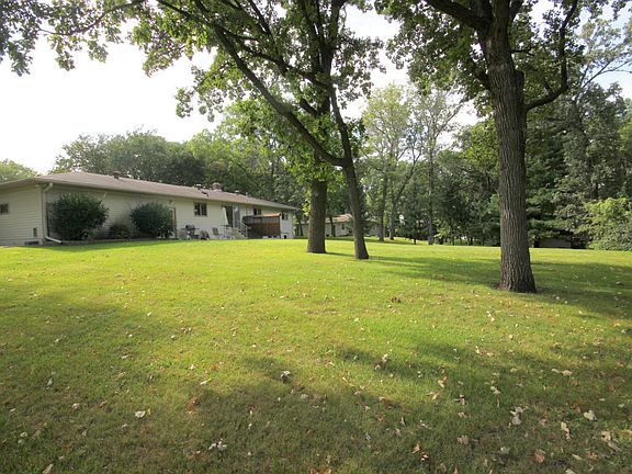 4th image of 2030 Woodland Ln