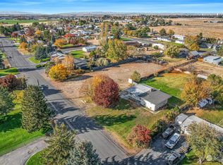 8668 Hillcrest Dr NE, Moses Lake, WA 98837