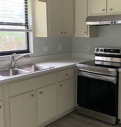 5th image of 2825 E Fort King St
