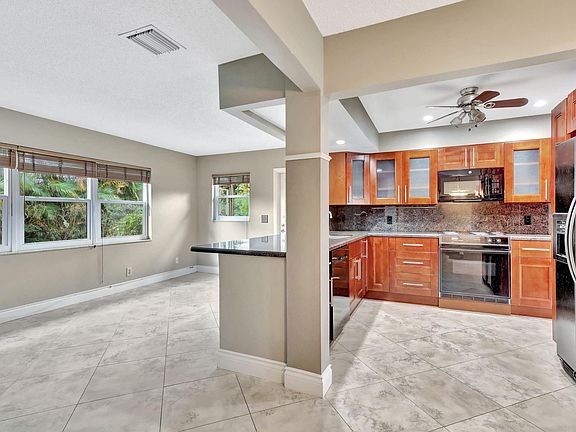 5th image of 11130 NW 17th Court