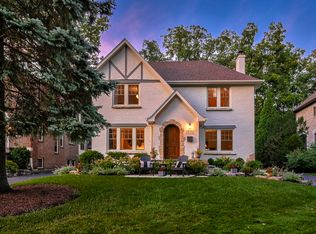 571 Riford Rd, Glen Ellyn, IL 60137