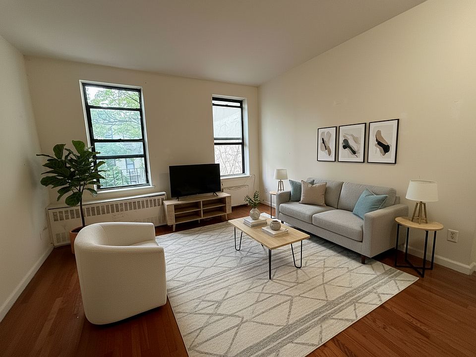 1st image of 336 E 61st St #10