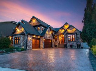 32 E Sagewood Close, Red Deer, AB T4R 0M5