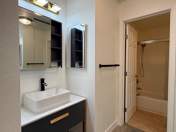 5th image of 102 Monte Verano Ct