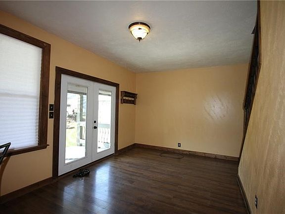 4th image of 329 N 3rd St