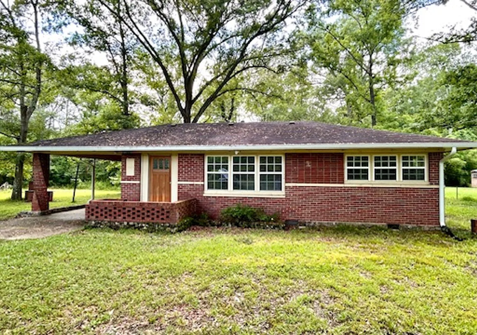 135 Haywood Valley Rd — Photo 1
