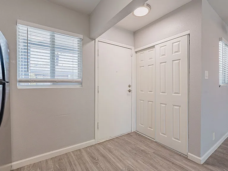 301 W Turney Ave — Photo 22
