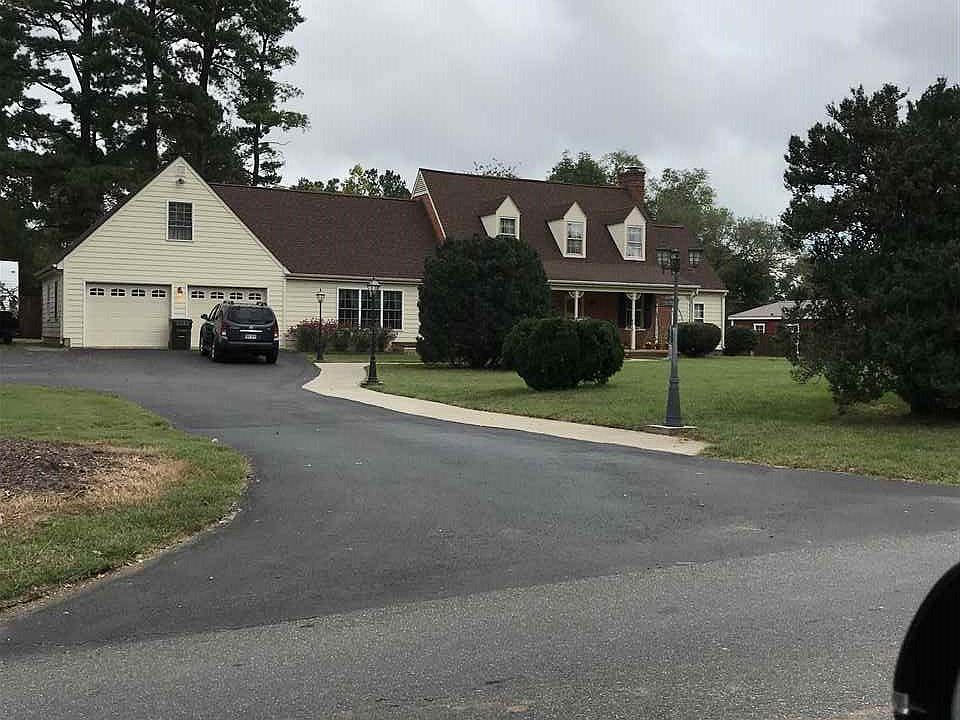 2nd image of 5762 Tabor St