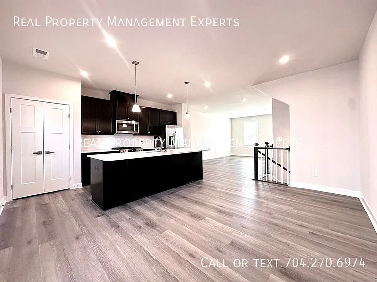 1410 Newell Towns Ln — Photo 8