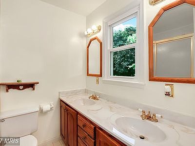 Master Bath Room