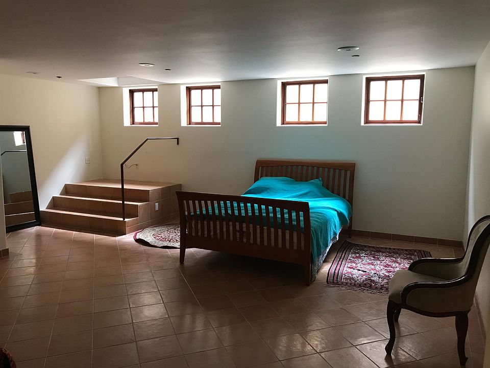 1st image of 1039 Centinela Ave