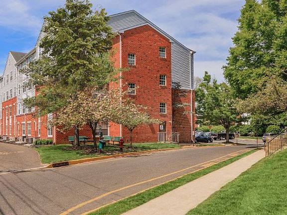 5th image of 2112 Reamer Dr #1B