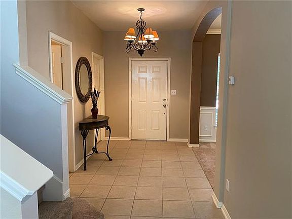 5th image of 319 Bonita Ct