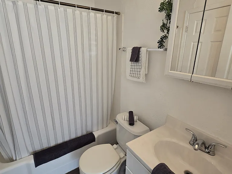 University View Apartments — Photo 23