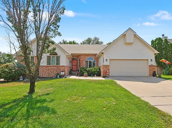 2507 N Cranbrook Ct, Wichita, KS 67226