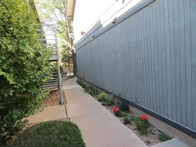 1300 Iris St #210 — Photo 6