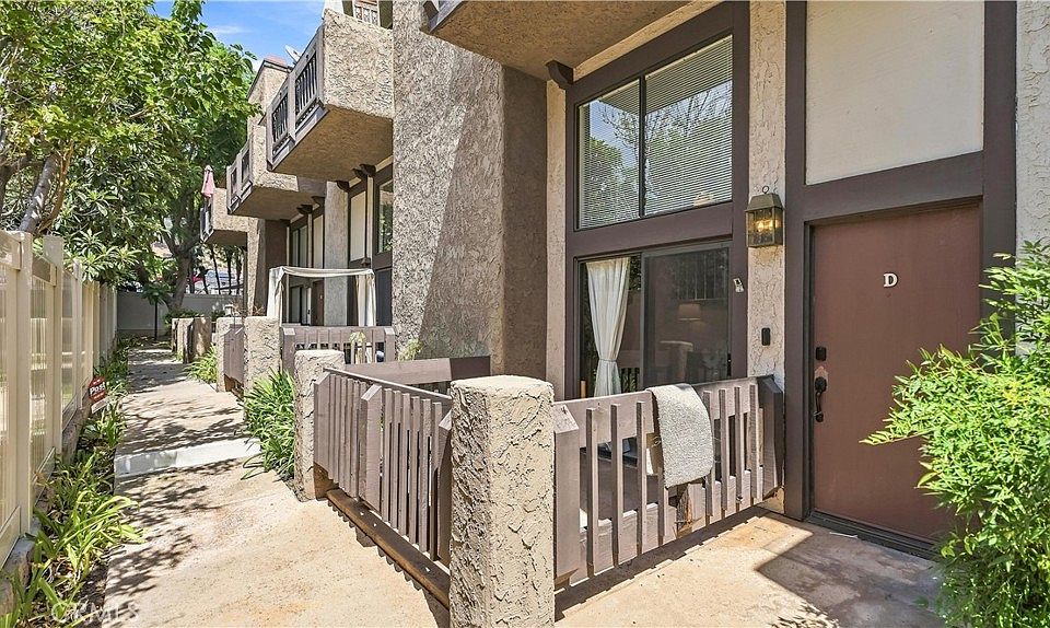 1st image of 1919 Huntington Dr Unit D