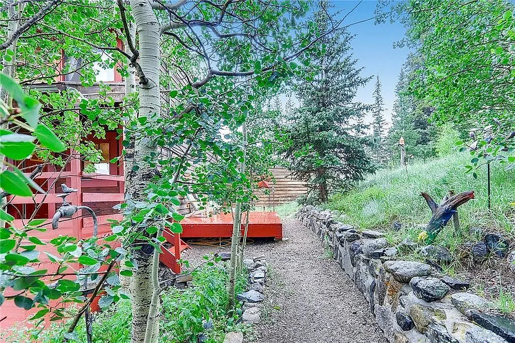 962 Peterson Rd — Photo 4
