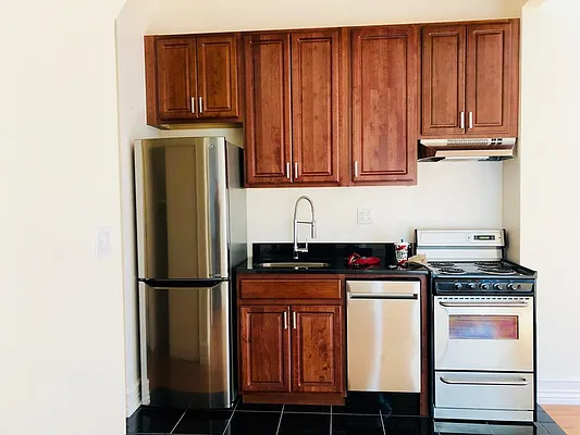 Rented by Dynamik Realty | media 5