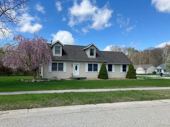 3649 Guizar Ave, Fort Gratiot, MI 48059